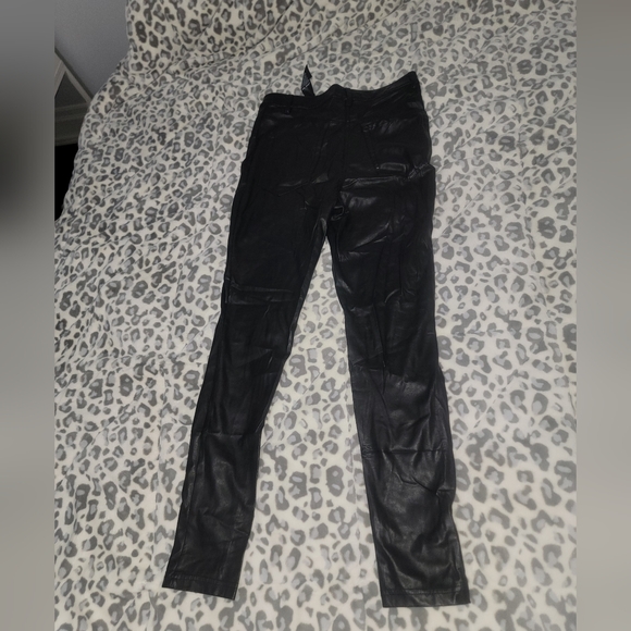 Wilfred Free Charm Pant High-waisted Vegan Leather leggings - Picture 4 of 5